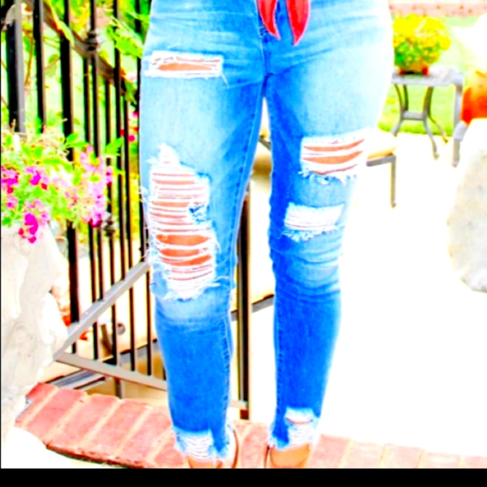 Destroyed Jeans